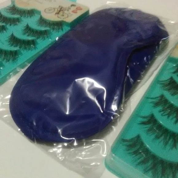 Other - Ladies New 2 Pack Natural Soft False Eyelashes + 1